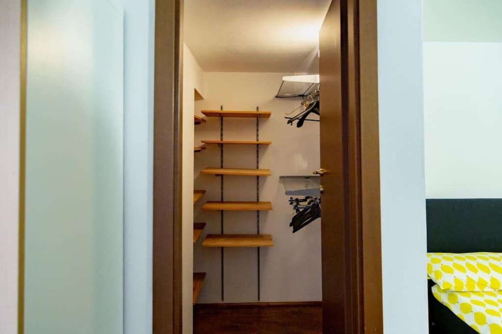 2 Min Da Porta Genova - Elegante Bilocale Appartement