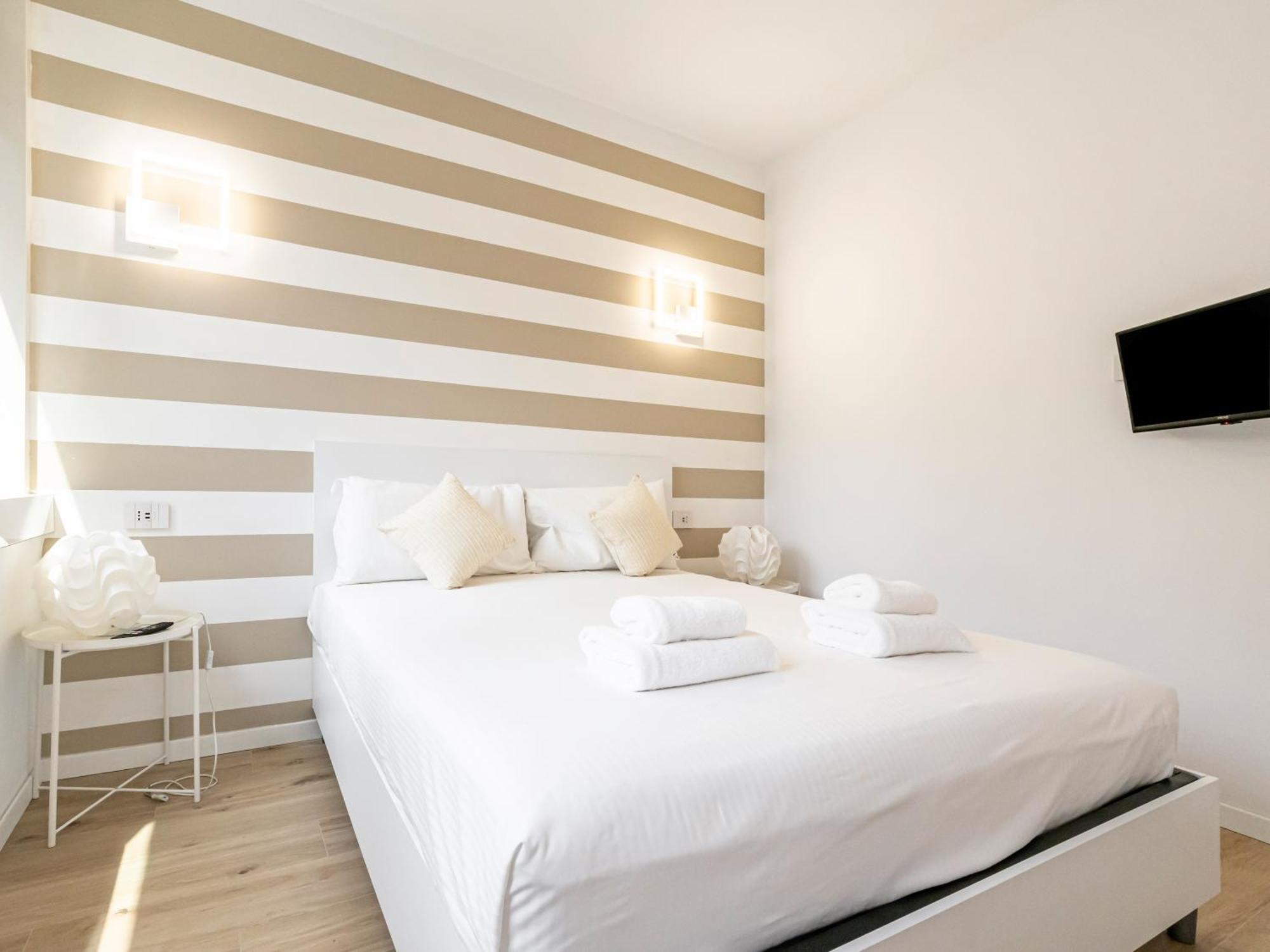 Apartment Charming 230m From Isola M5