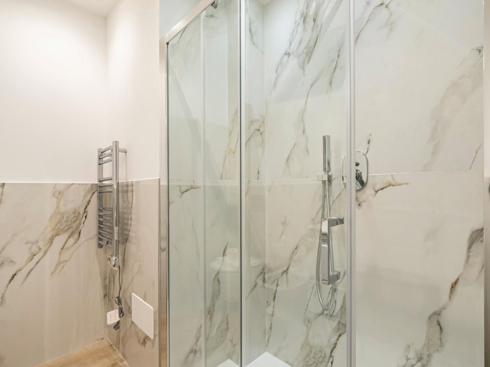 Charming 230m From Isola M5 Apartment *