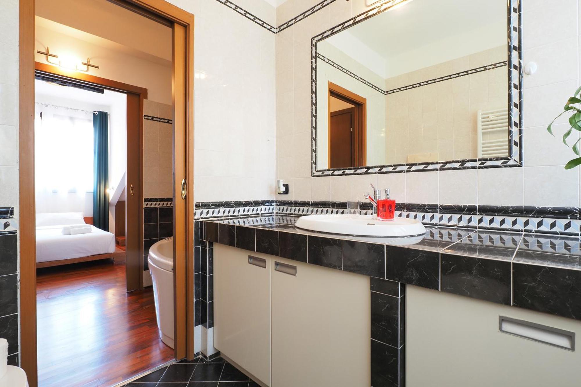 Apartment Primopiano - Savona 1 *