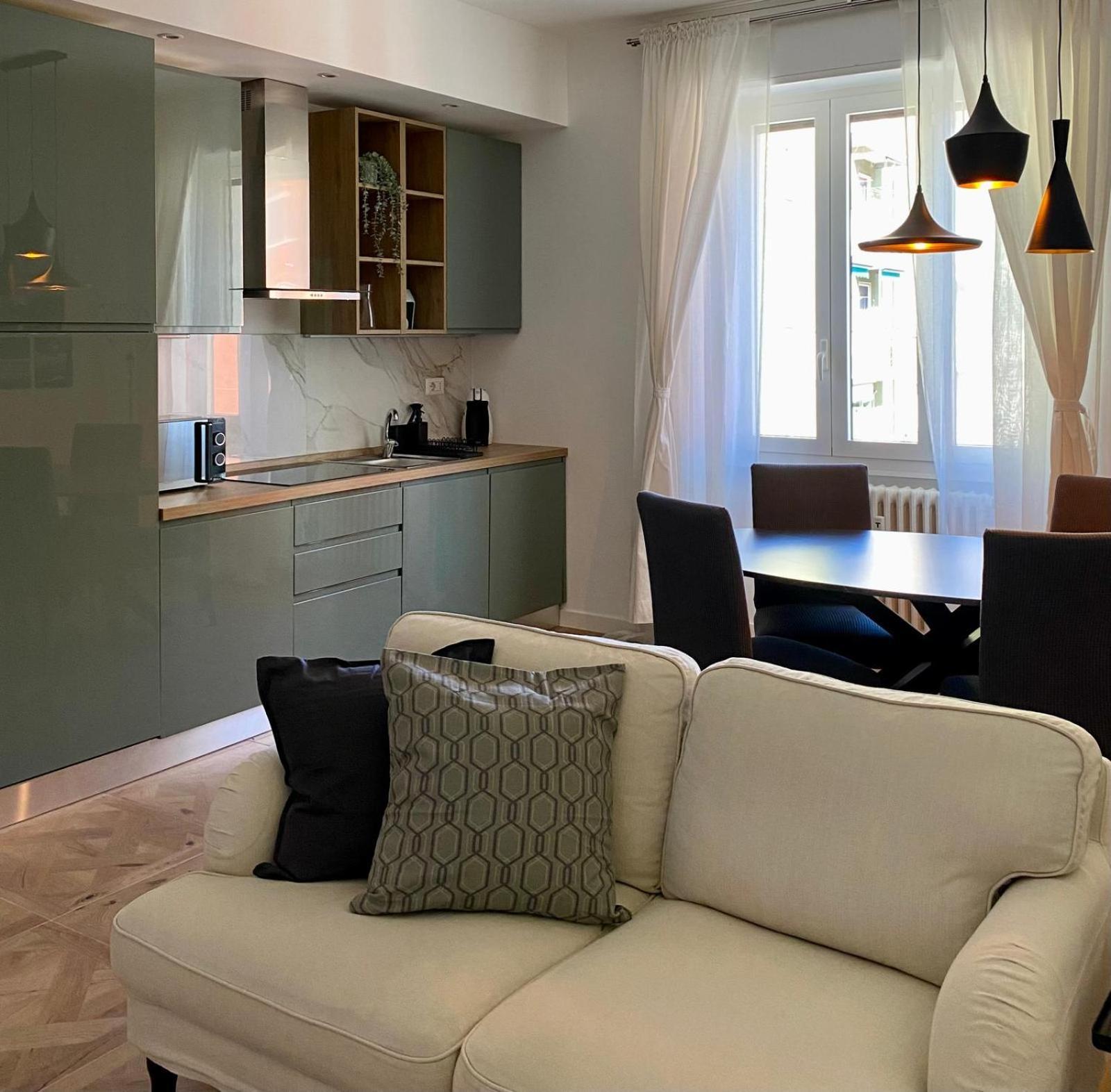 Modern 2 Bedrooms - Cino 15 Milano