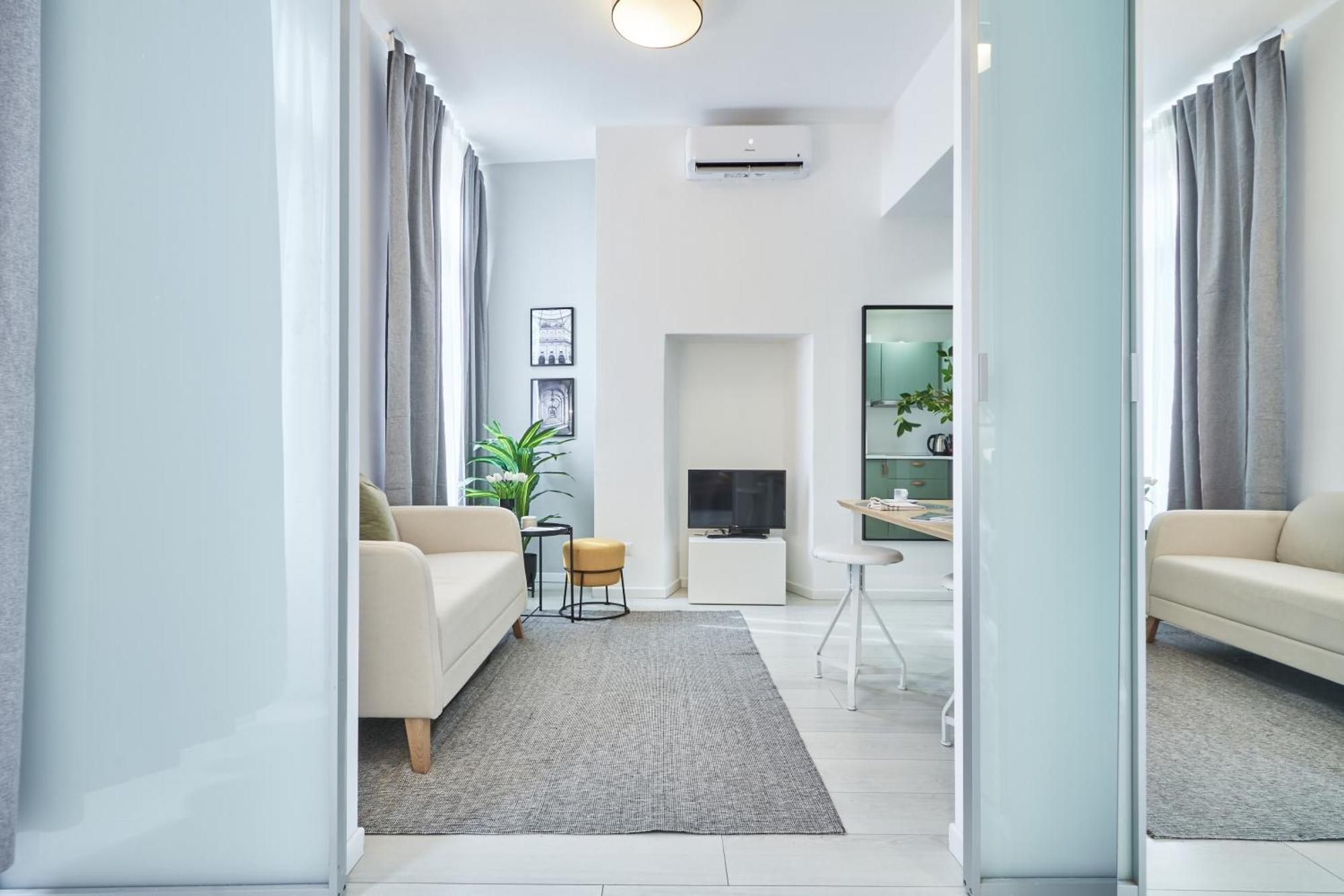 Elegante Minimal Dai Tocchi Botanici * Milan