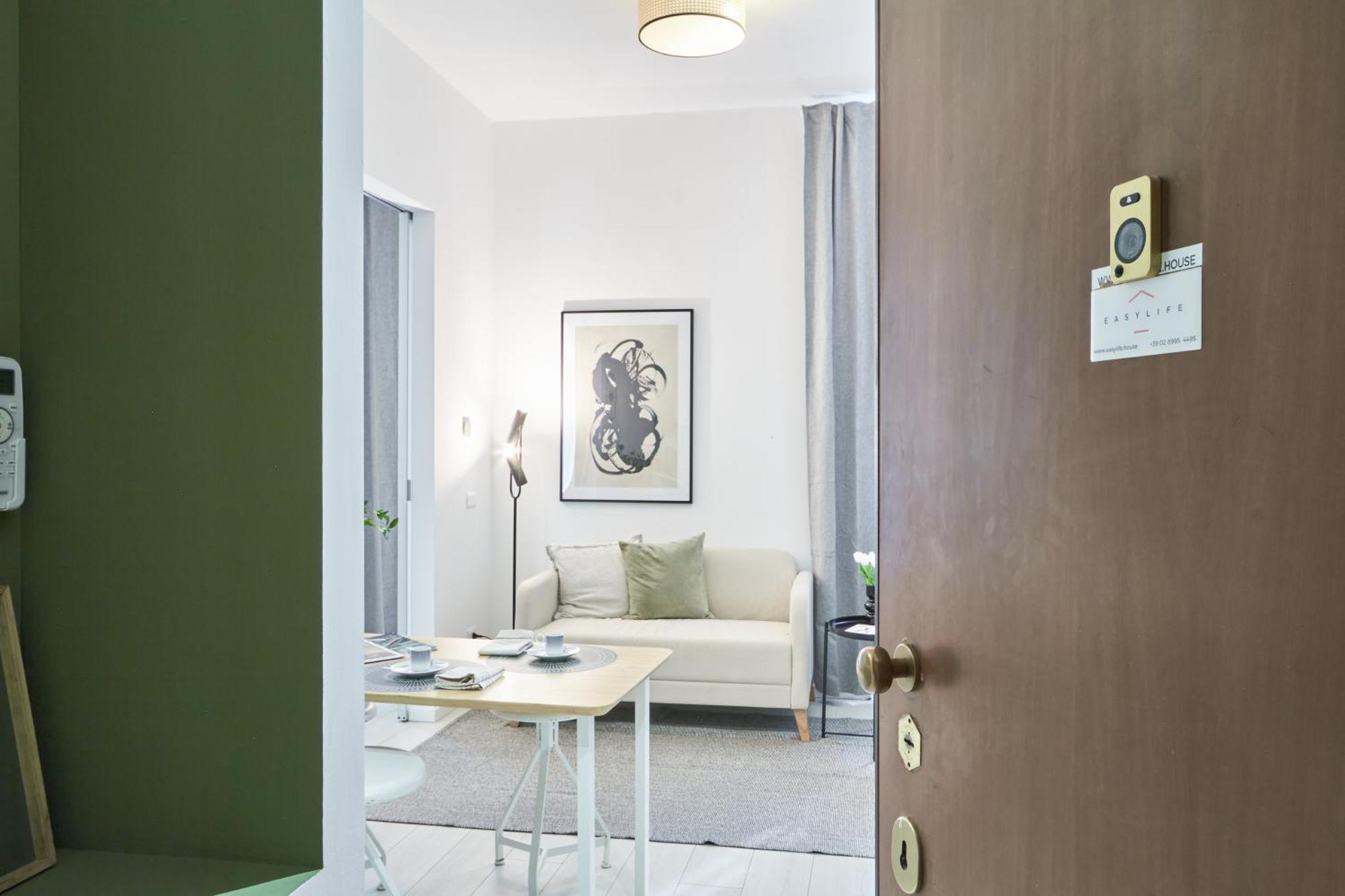 Elegante Minimal Dai Tocchi Botanici Apartment *