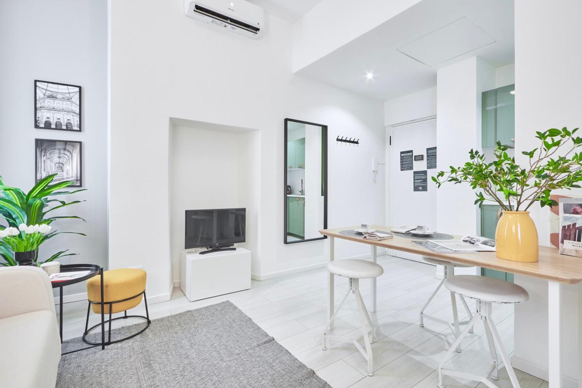 Elegante Minimal Dai Tocchi Botanici * Milan