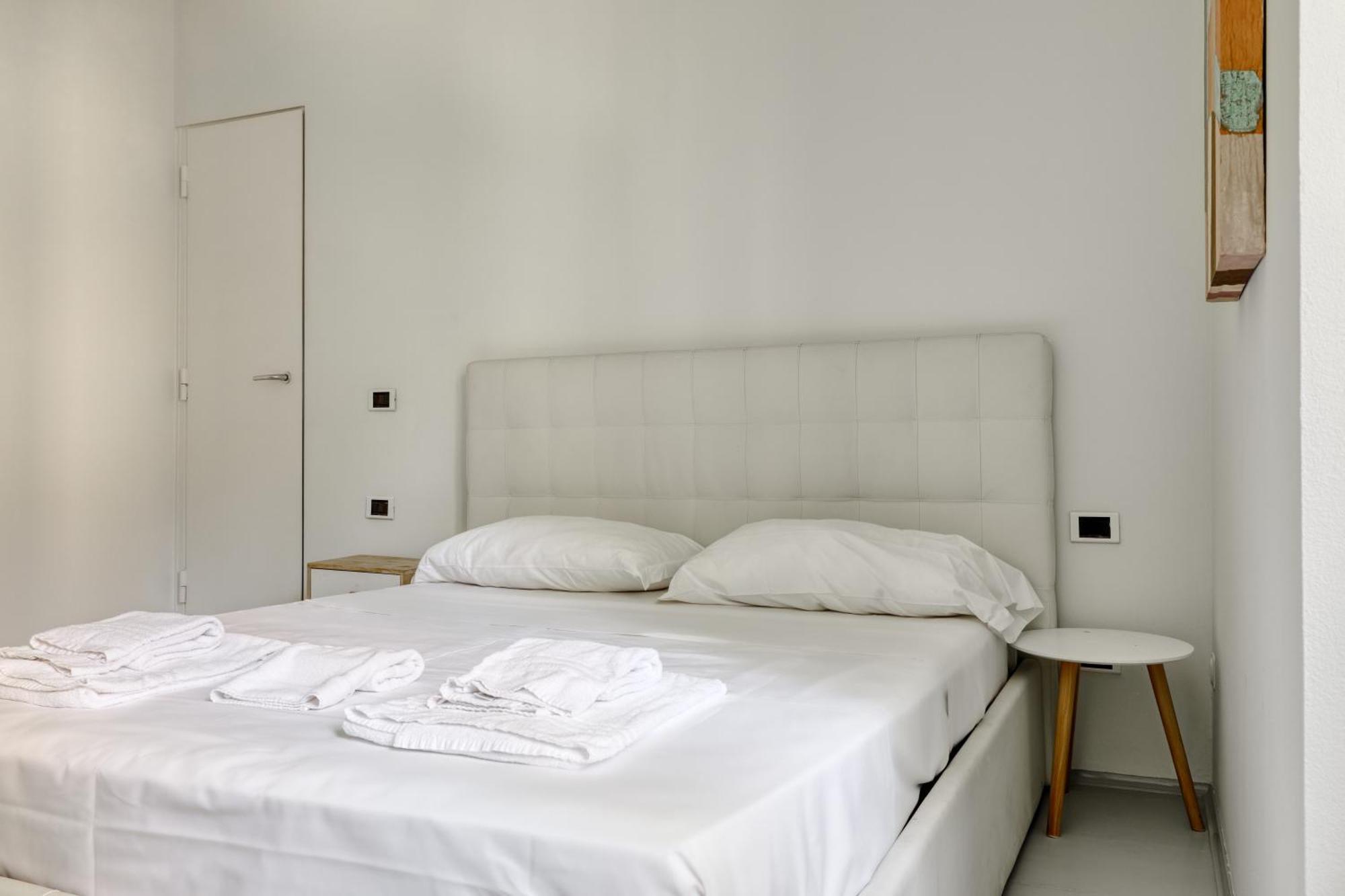 Brera - Bright And Cosy 2 Bedrooms Apt- Via Solferino * Milaan