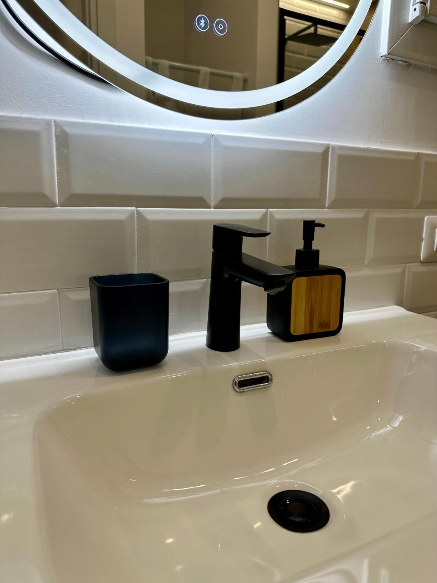 Lejlighed Lr Deluxe - Porta Venezia - Bilocale Con Giardino Privato