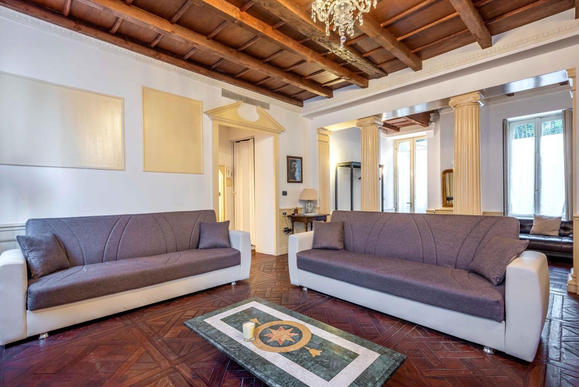 Exclusive 4 Bedrooms Near Duomo * Milaan