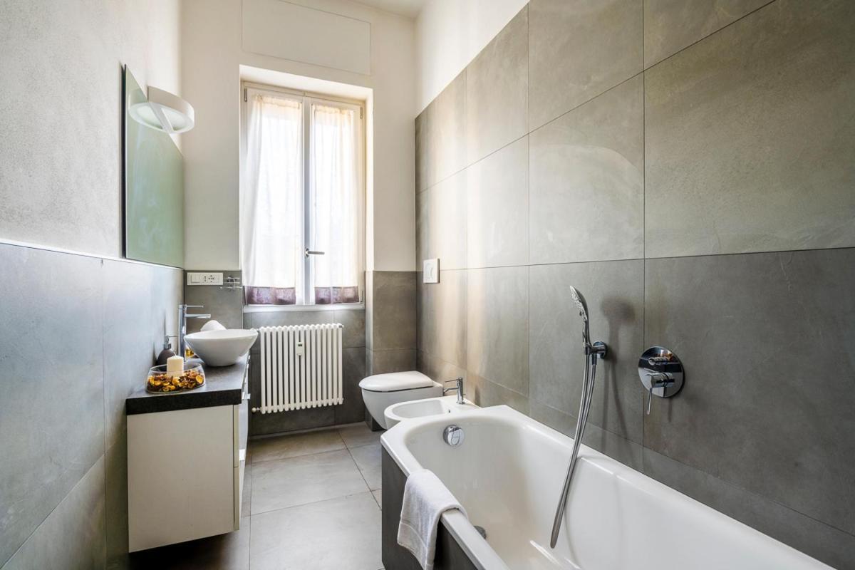 Appartement Exclusive 3 Bedrooms Near Duomo Milaan