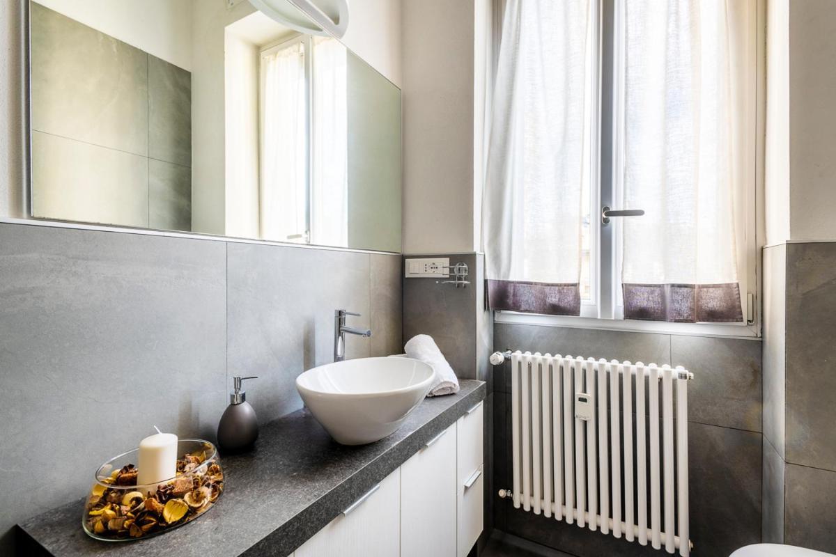 Exclusive 3 Bedrooms Near Duomo Appartement Milaan