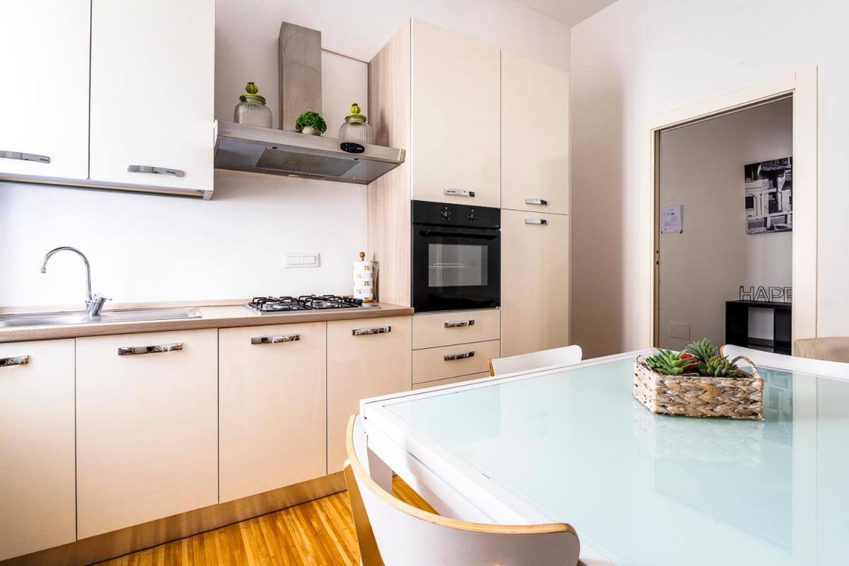 Appartement Exclusive 3 Bedrooms Near Duomo Milaan