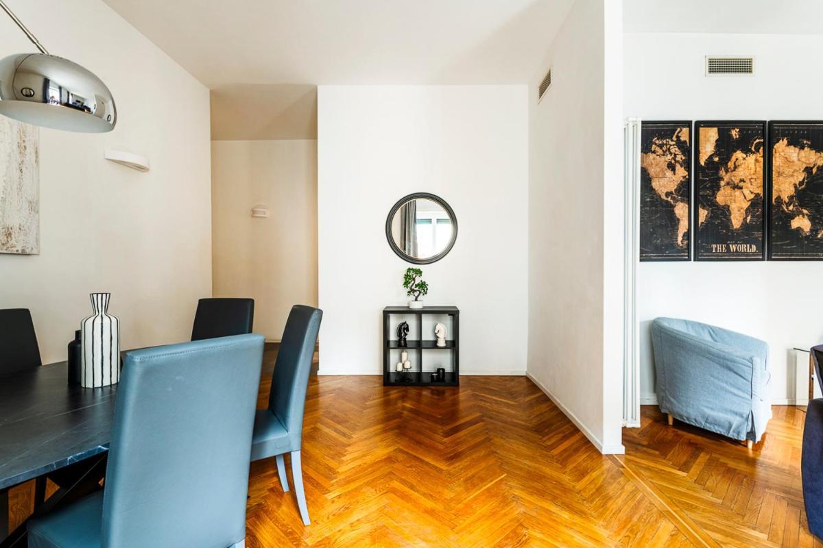 Exclusive 3 Bedrooms Near Duomo * Milaan
