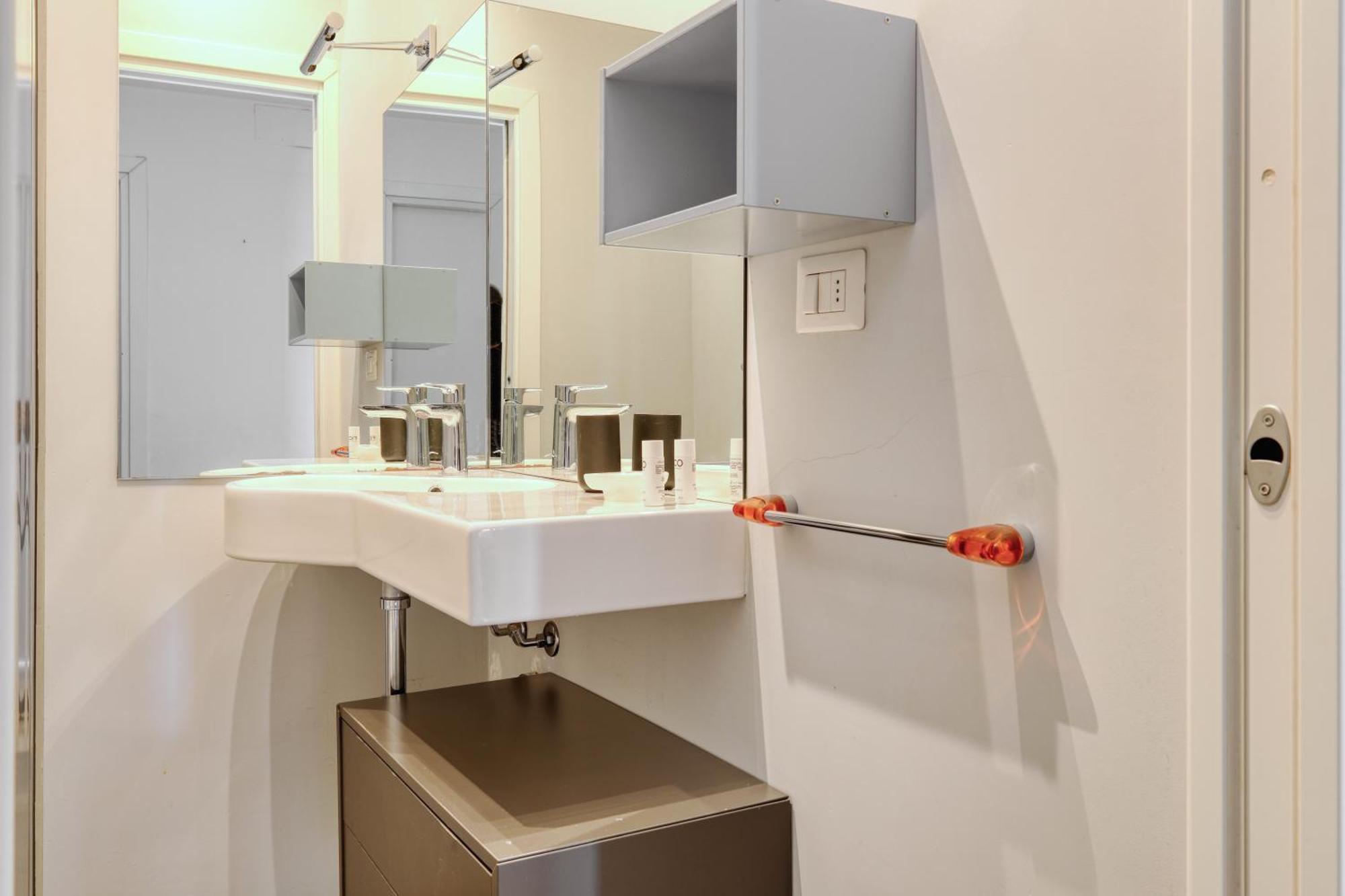 Appartamento Joivy Stylish 2br Flat Next To Navigli *