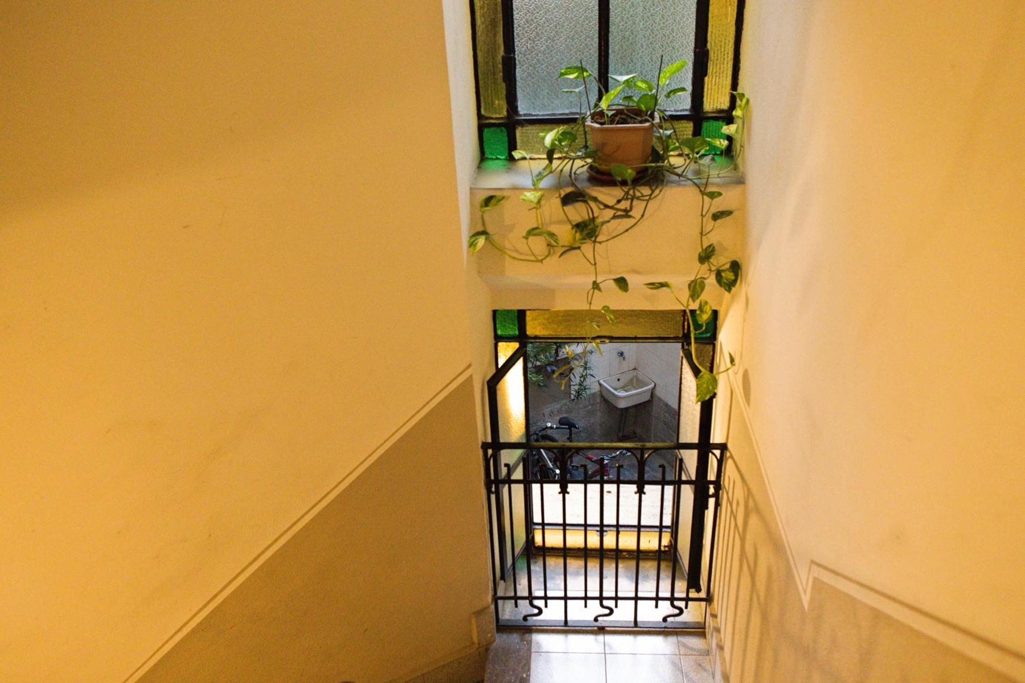 Retro Apartment *
