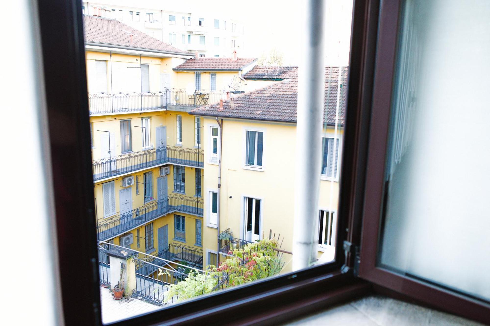Retro Apartment *