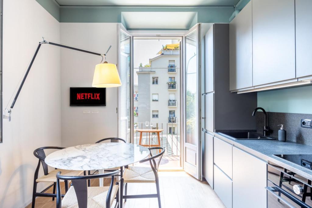 Life-duomo, Design With Terrace Apartment