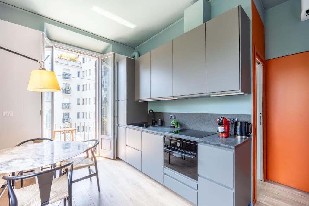 Apartment Life-duomo, Design With Terrace Milan