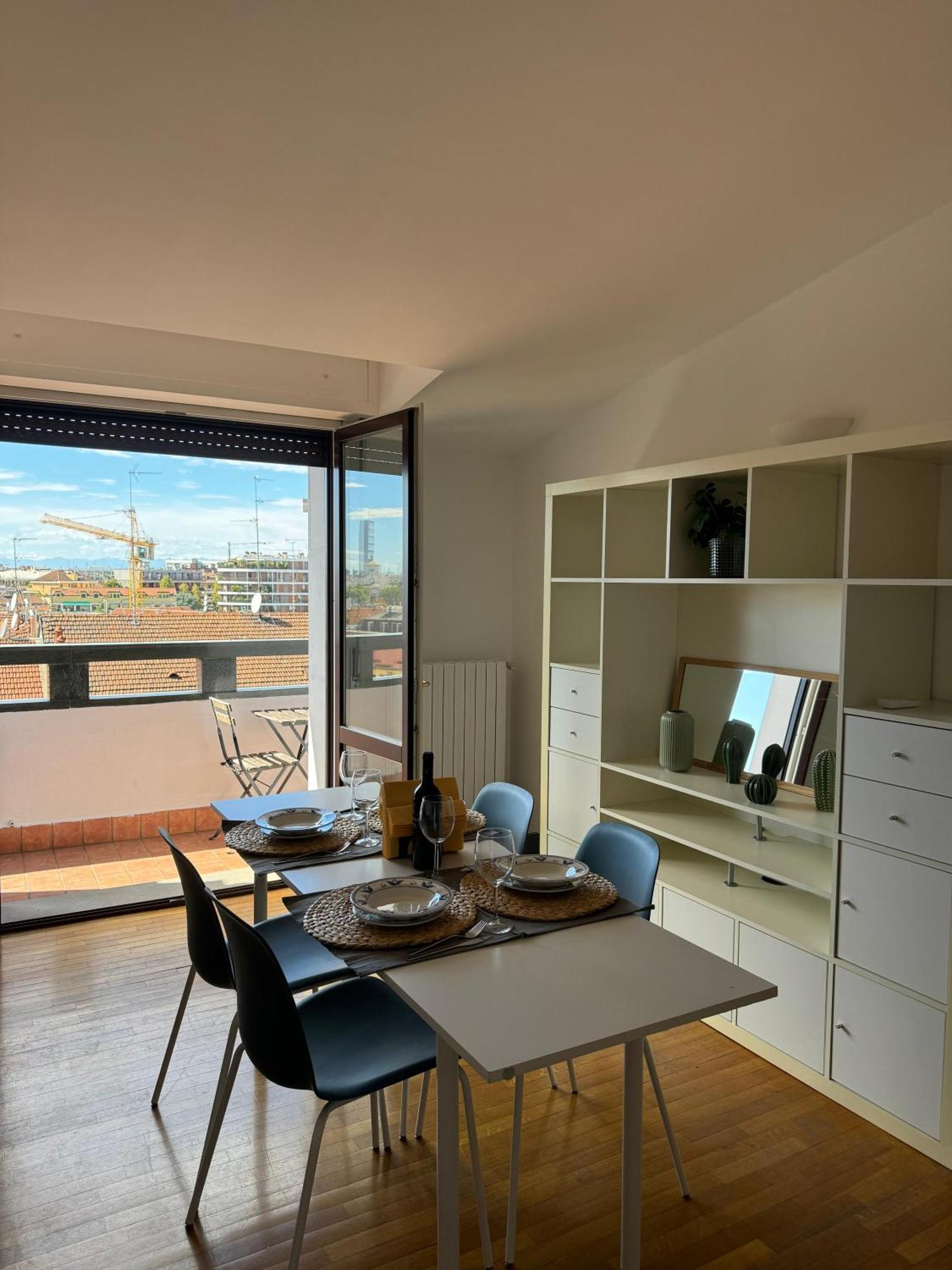 Isola- Attico Con Balcone Lejlighed