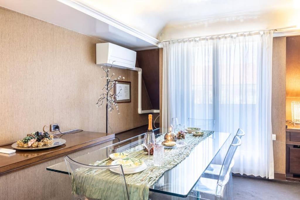 Apartment Attico Di Lusso Con Terrazzo A 10 Minuti Dal Duomo Mailand