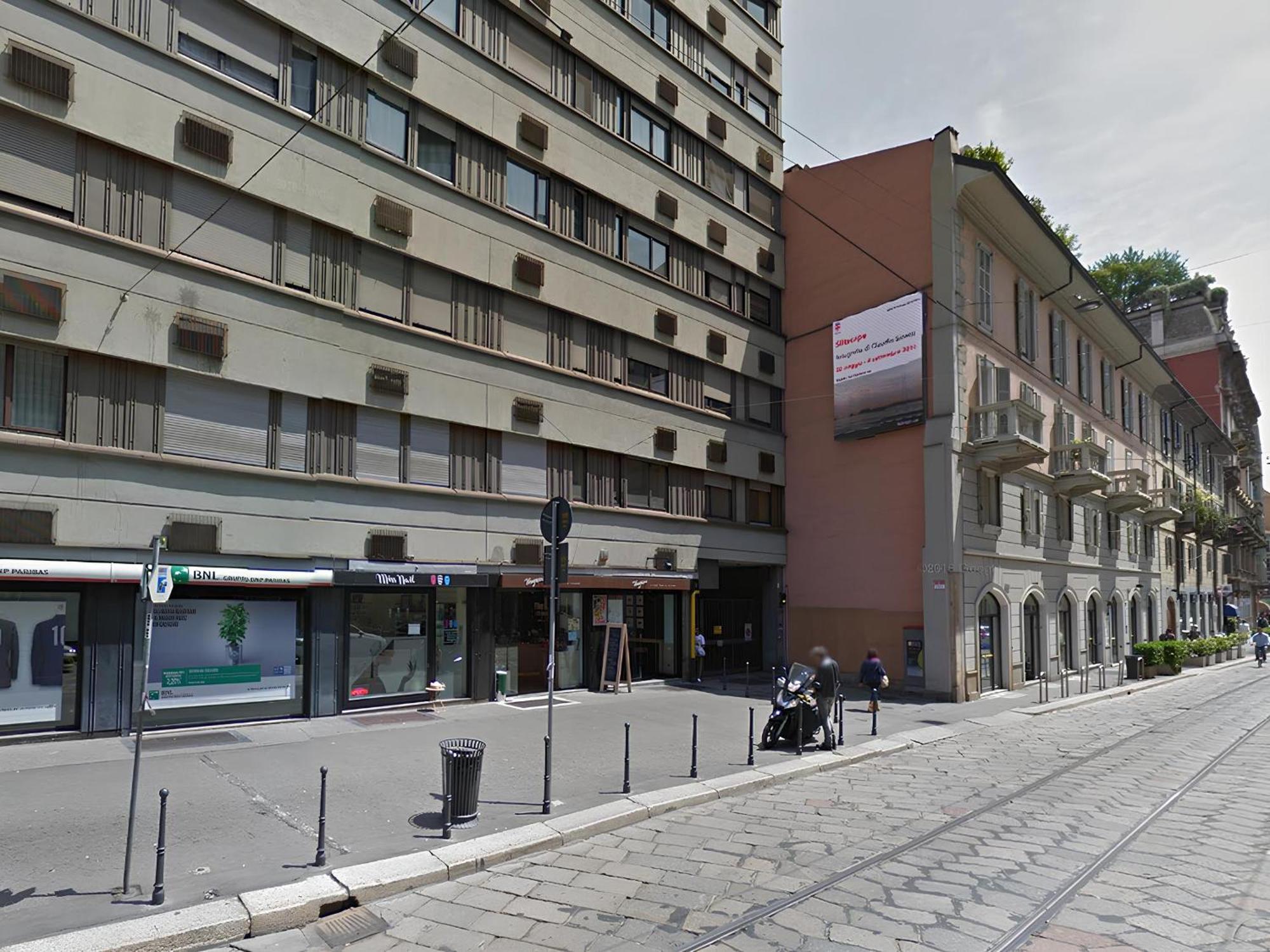 Center Porta Romana Apartment *