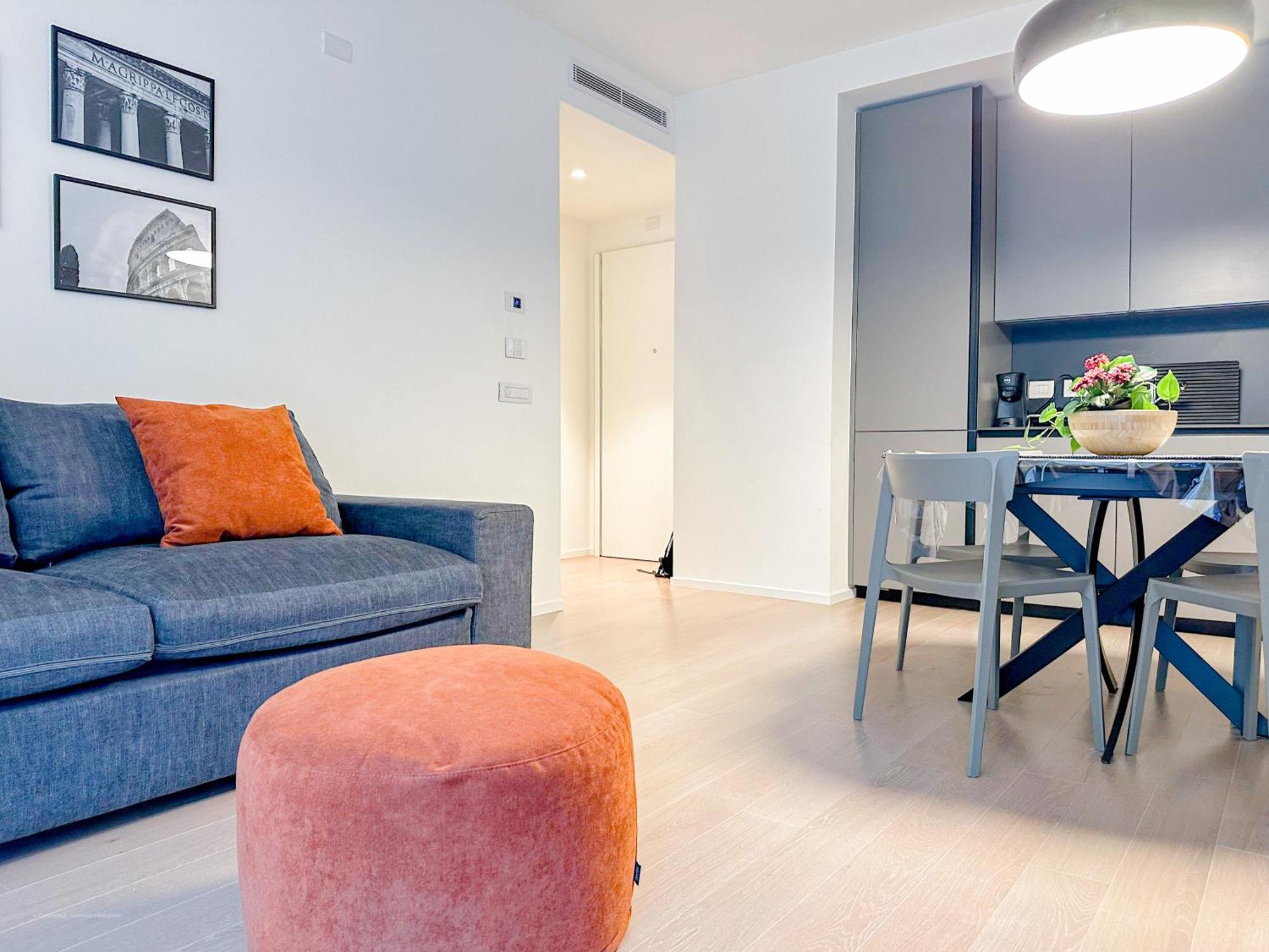 Menotti 11 - 15 Min Dal Duomo Apartment