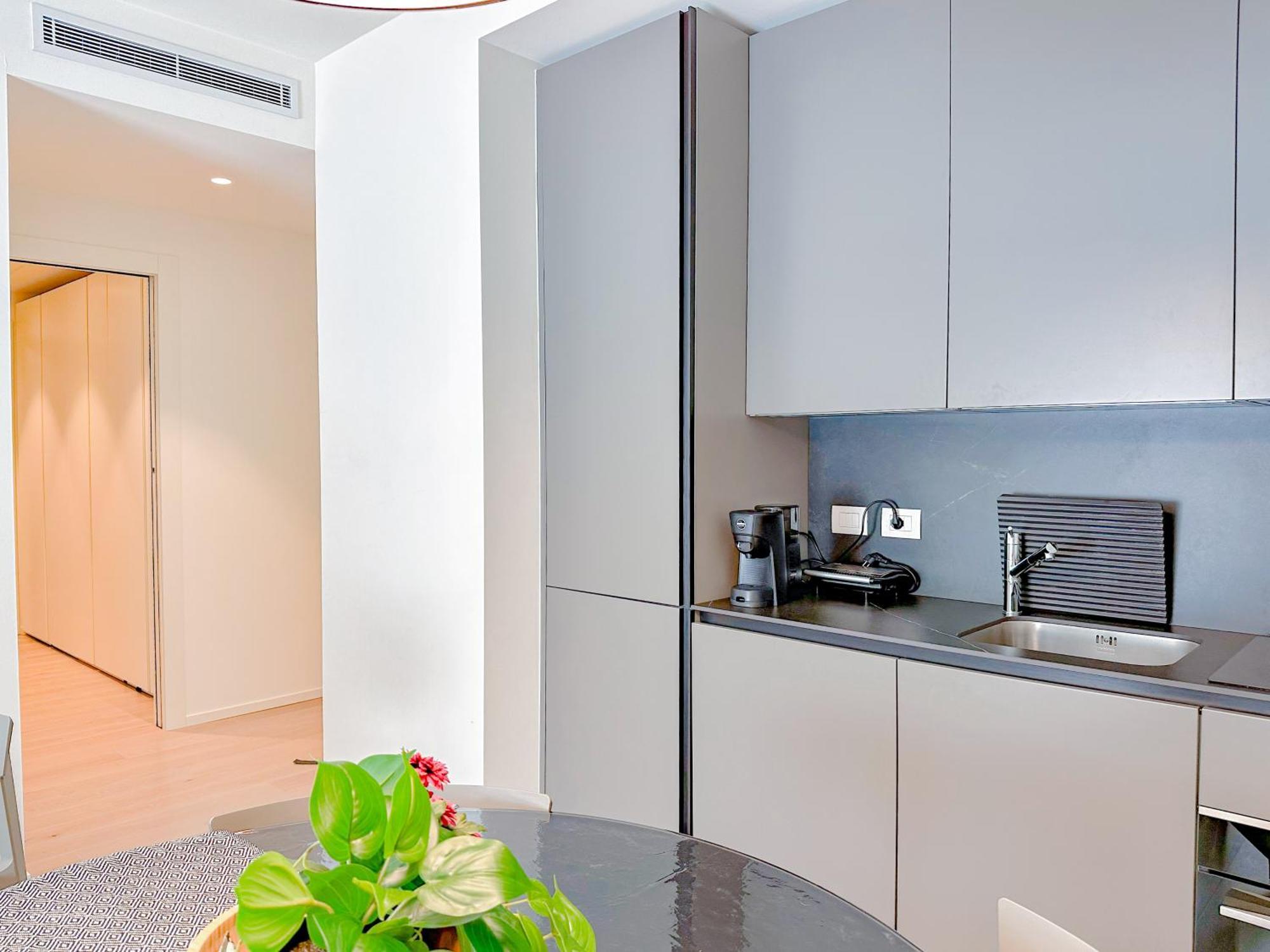 Menotti 11 - 15 Min Dal Duomo Apartment Mailand