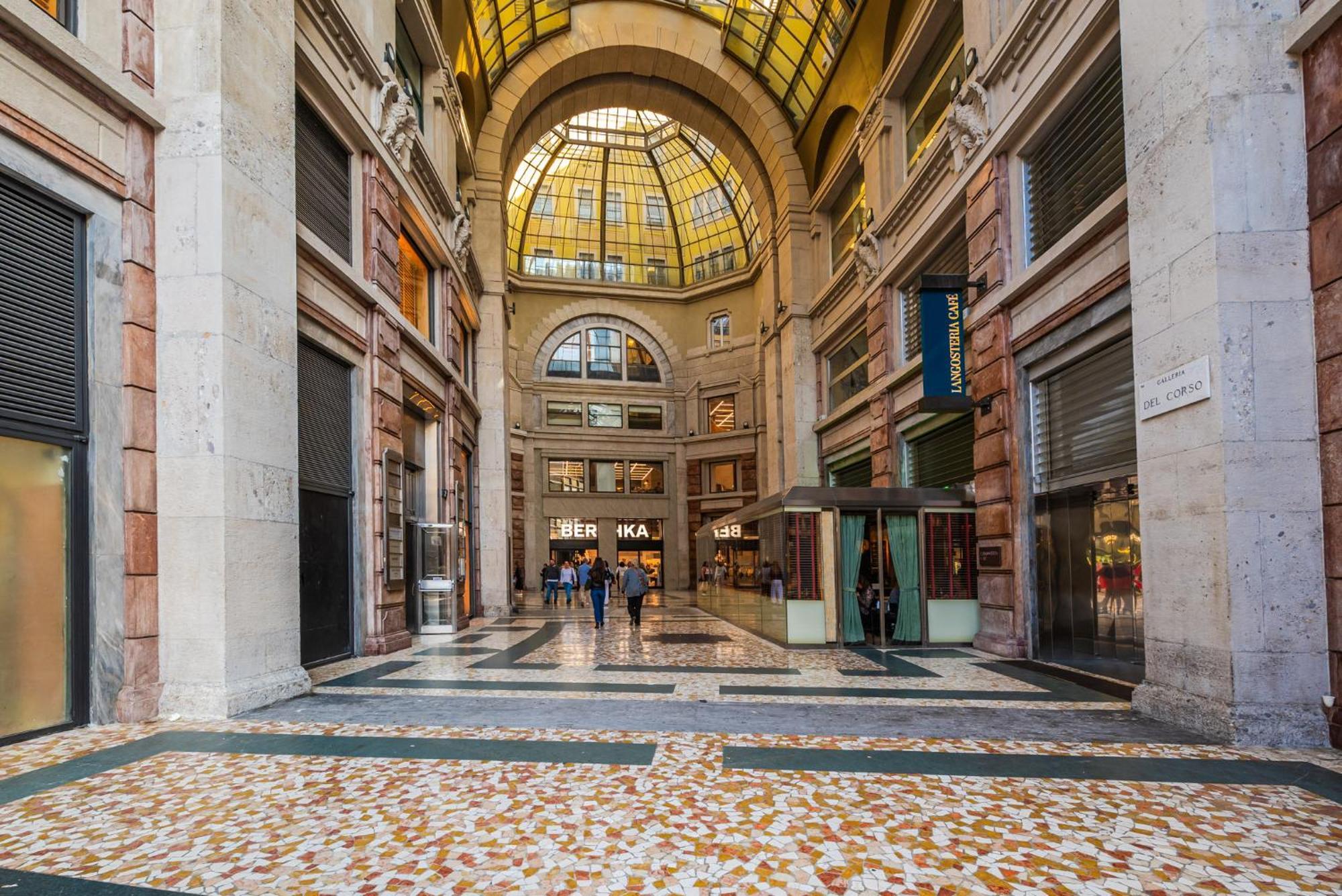 The Boutique - Iconic In Galleria Duomo With Private Parking Apartment