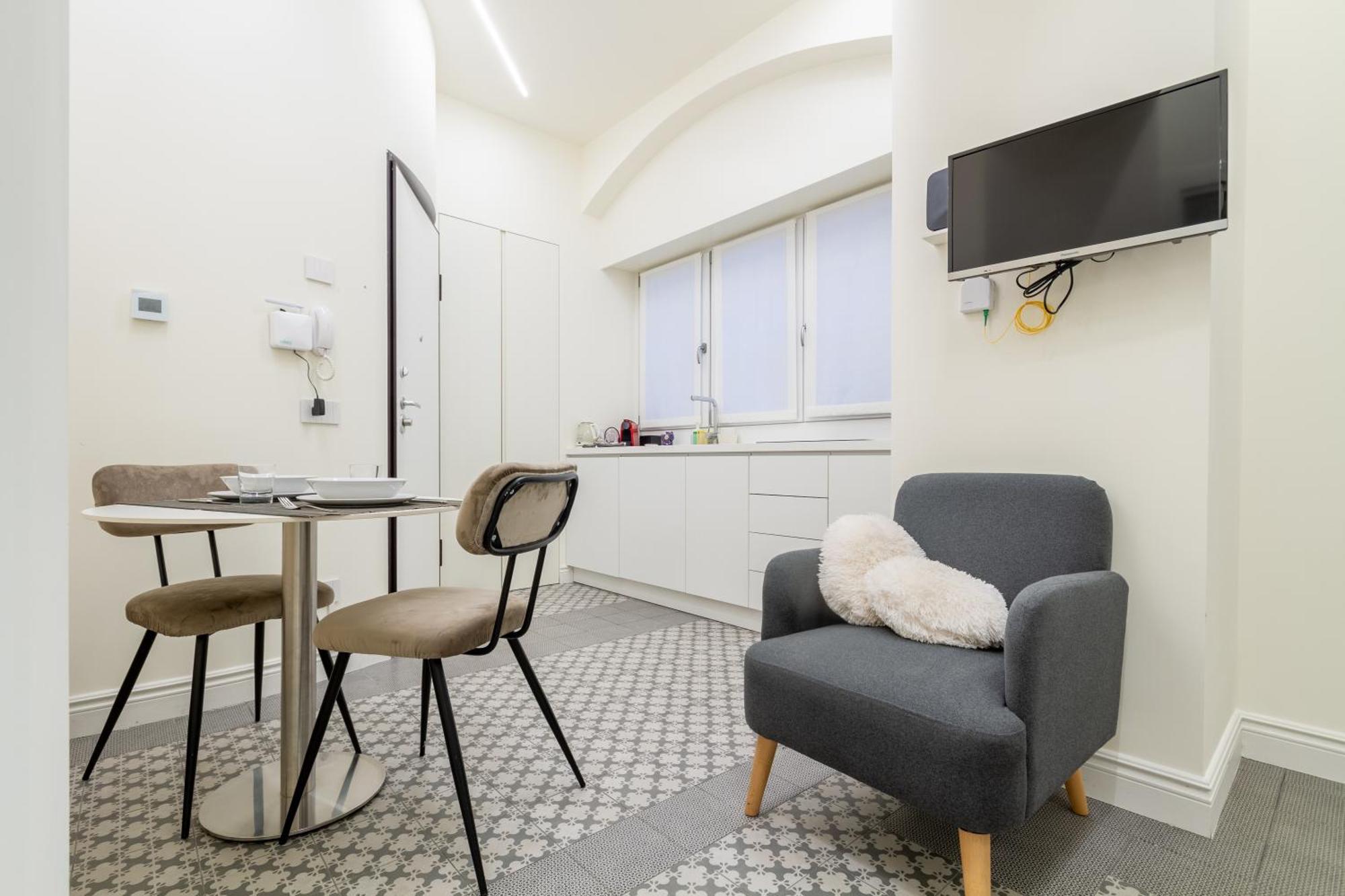 Centro Storico Vetra M4-studio 10min Walk Duomo Apartment