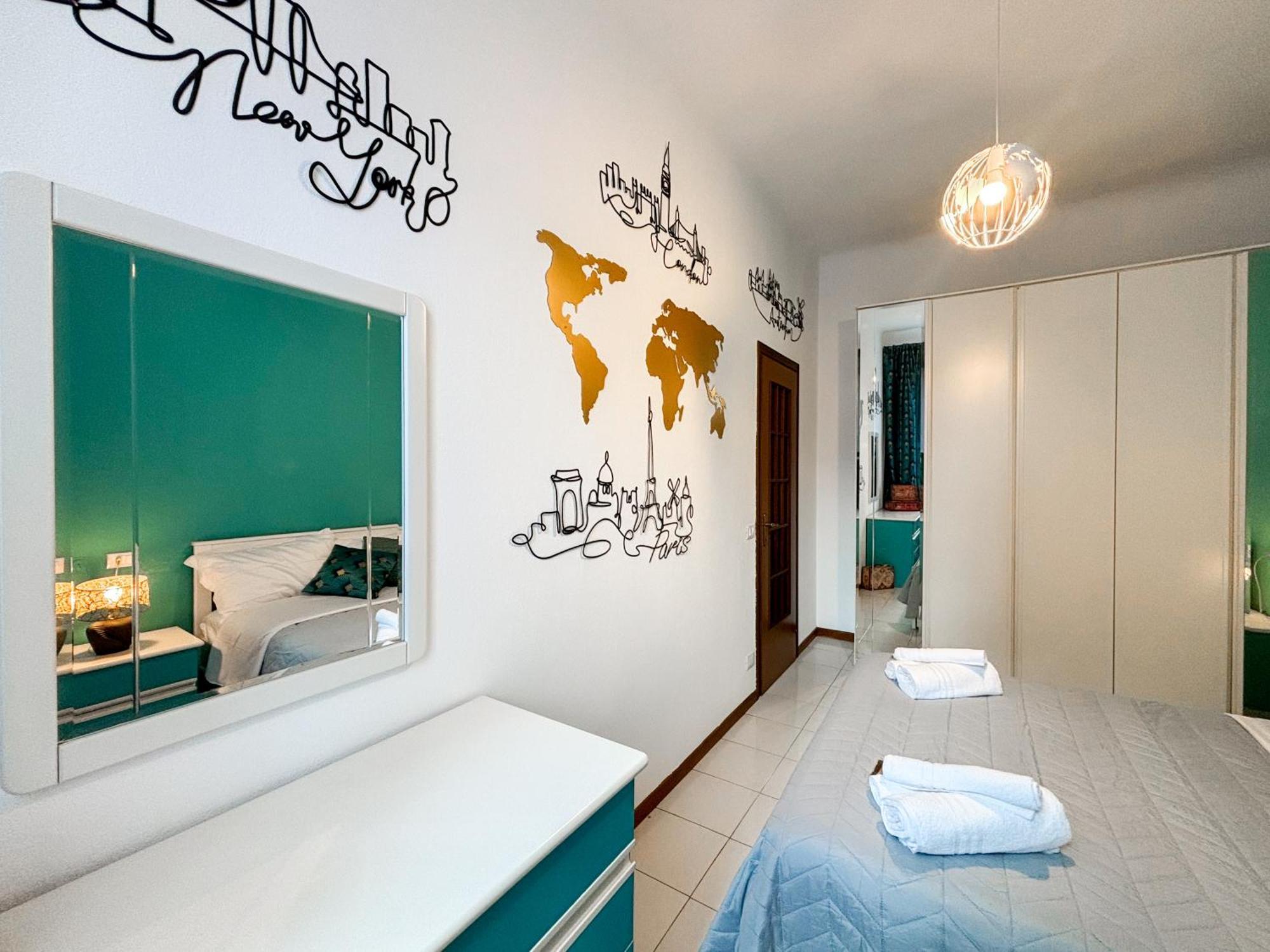 Apartment Elegant Three-room In Porta Romana Milan
