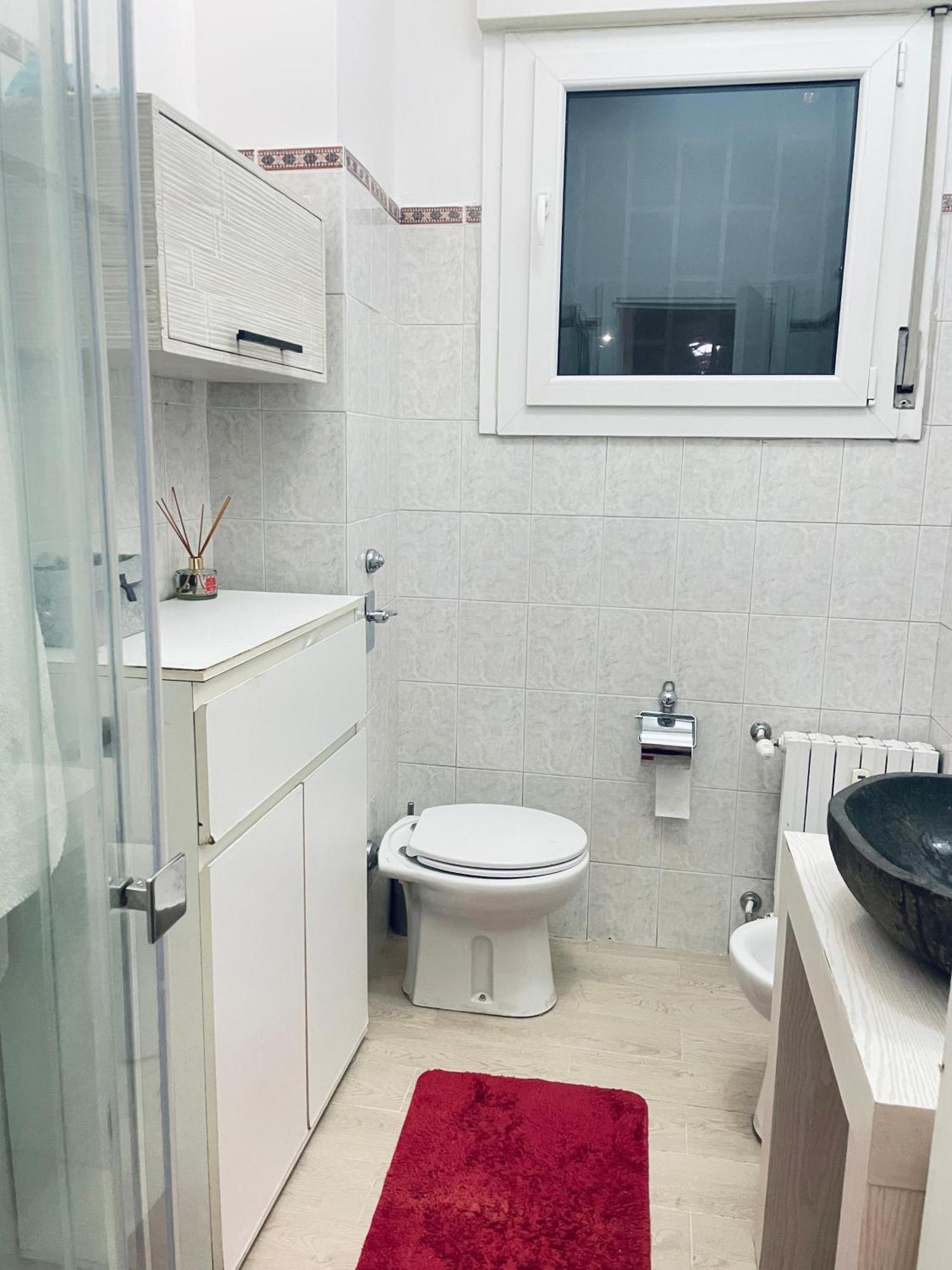 The Red Apartment2