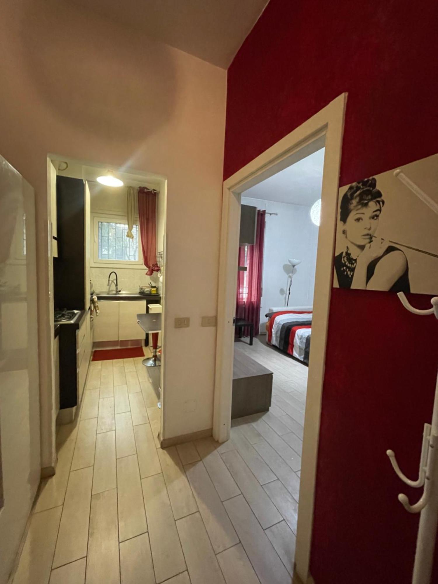 The Red Apartment2