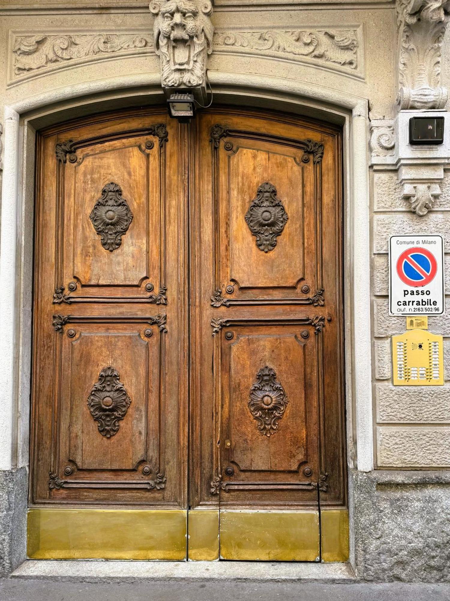 In Historic Building- Porta Venezia Lejlighed