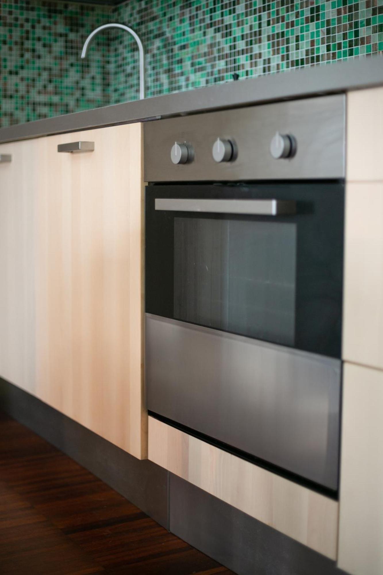 White And Brown Exclusive Loft With Terrace - Free Parking - M2 Station Apartment *
