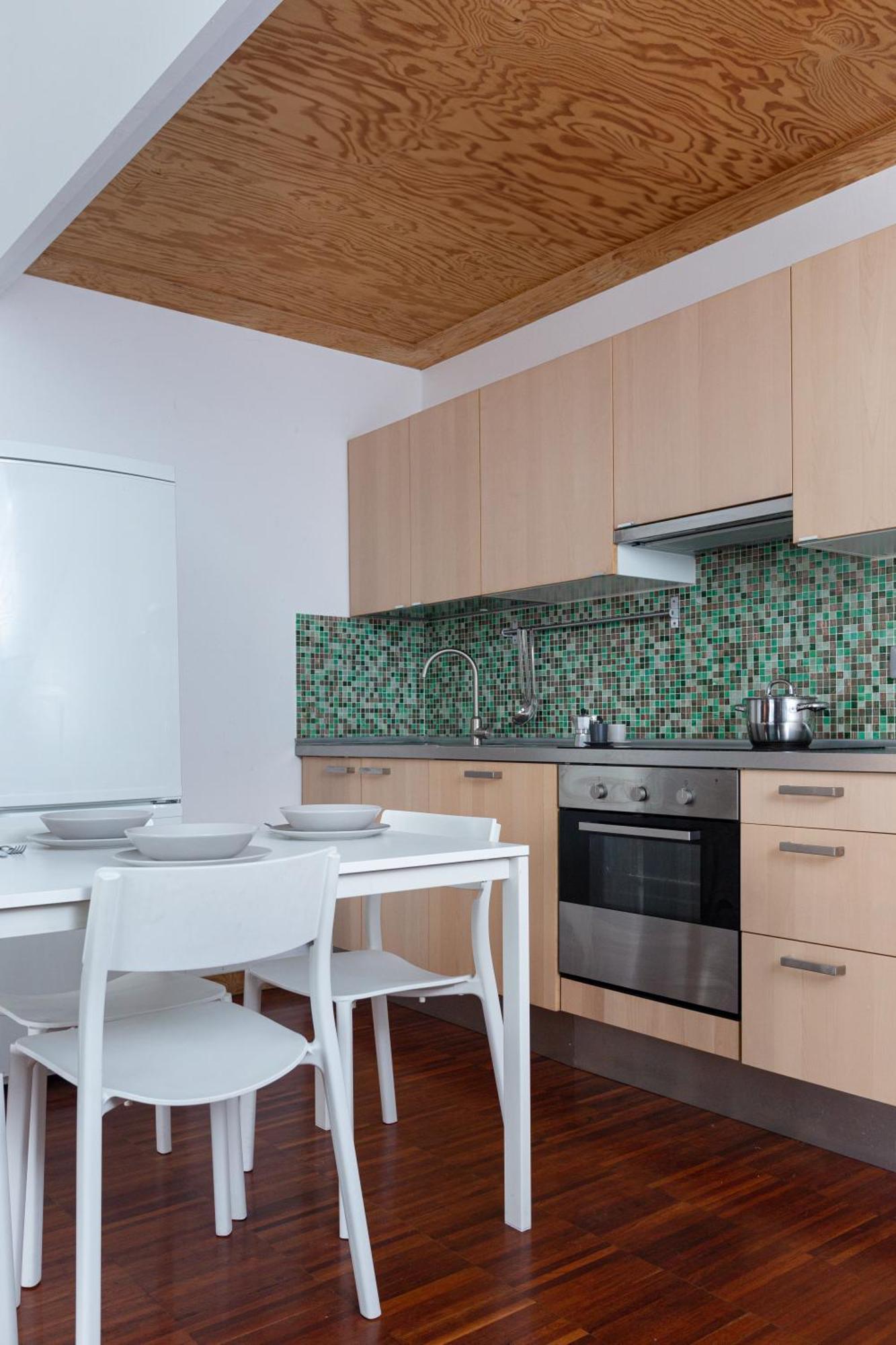 Apartment White And Brown Exclusive Loft With Terrace - Free Parking - M2 Station
