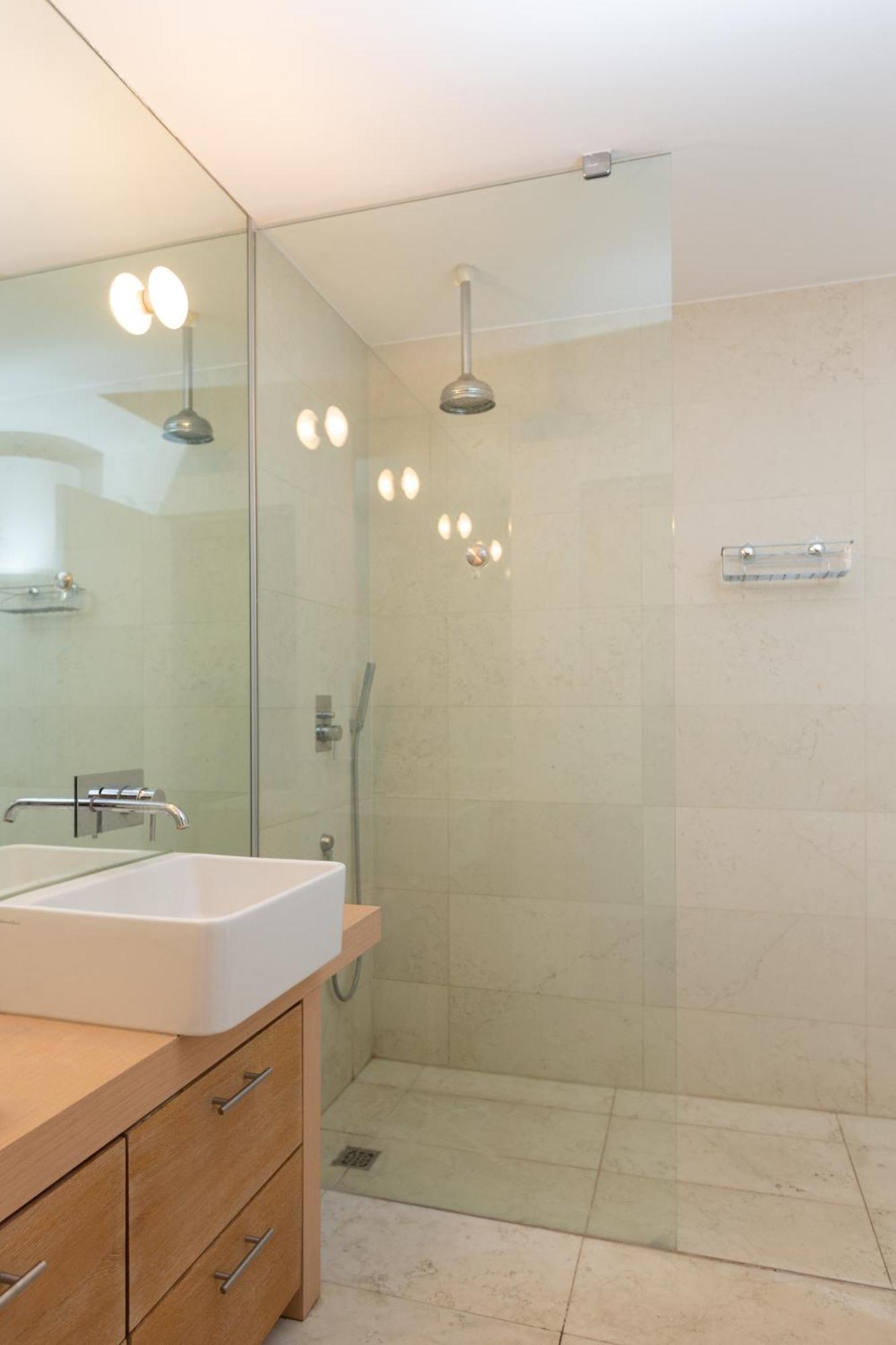 White And Brown Exclusive Loft With Terrace - Free Parking - M2 Station Apartment *