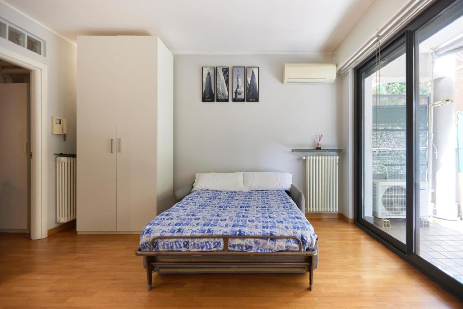Bande Nere Studio- A Few Steps From Metro Milan