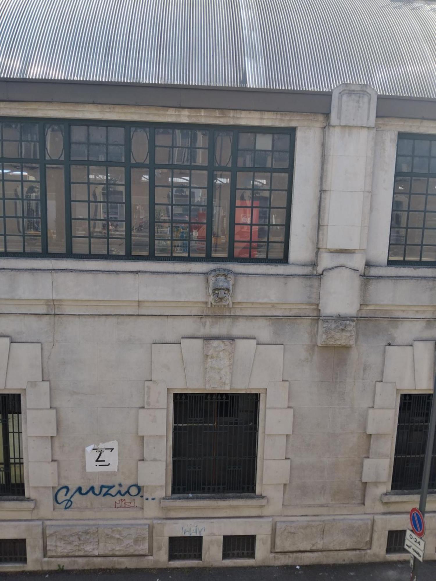 3 Station Free Parking Milan