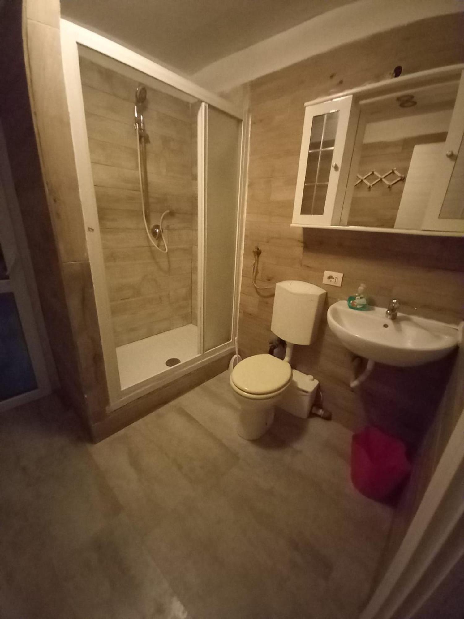 3 Station Free Parking Apartment *