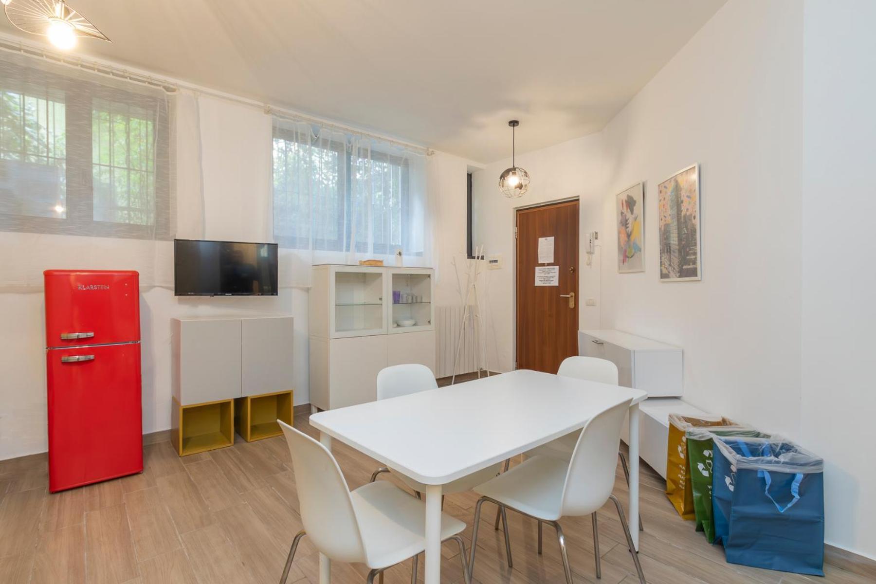I Host - Binda 20 * Milan