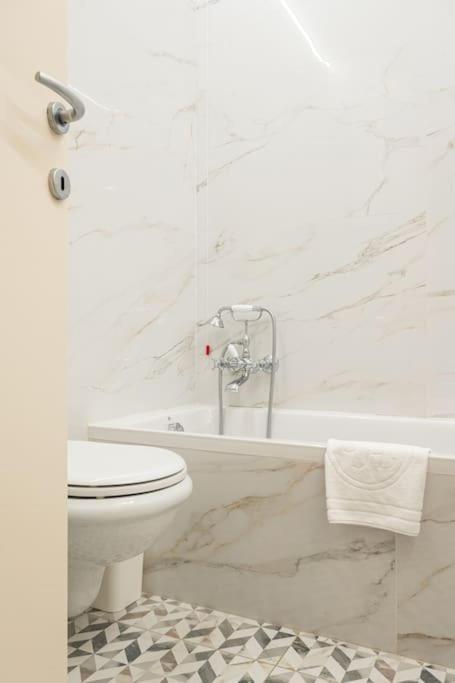 Spacious One Bedroom Moscova - Mirable Pm Appartamento *