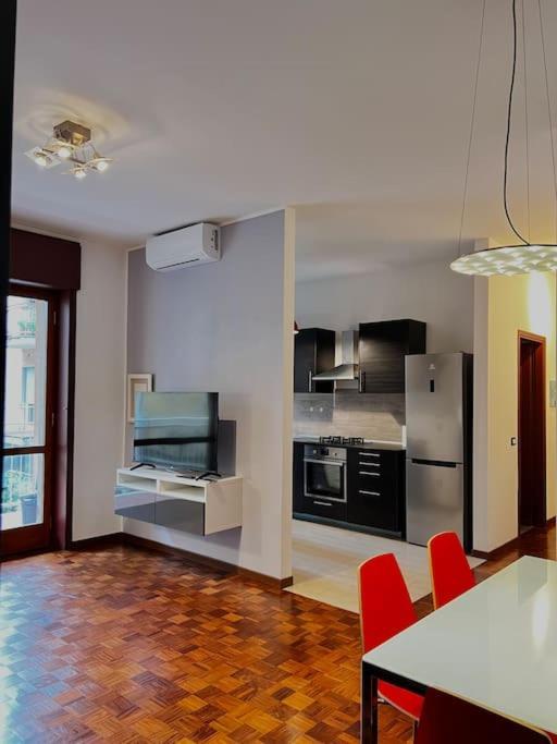 Isola Maciachini - Moderno Trilocale Con Balcone 10 Min Da Stazione Appartamento *