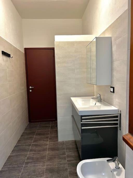 Appartamento Isola Maciachini - Moderno Trilocale Con Balcone 10 Min Da Stazione Milano