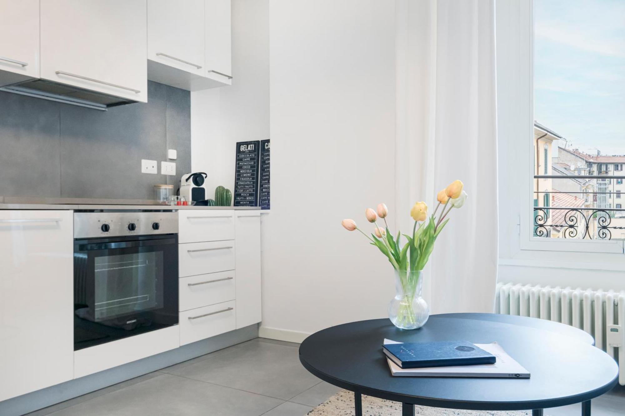 Apartment New Flat Fully Furnished In P.ta Romana Milan