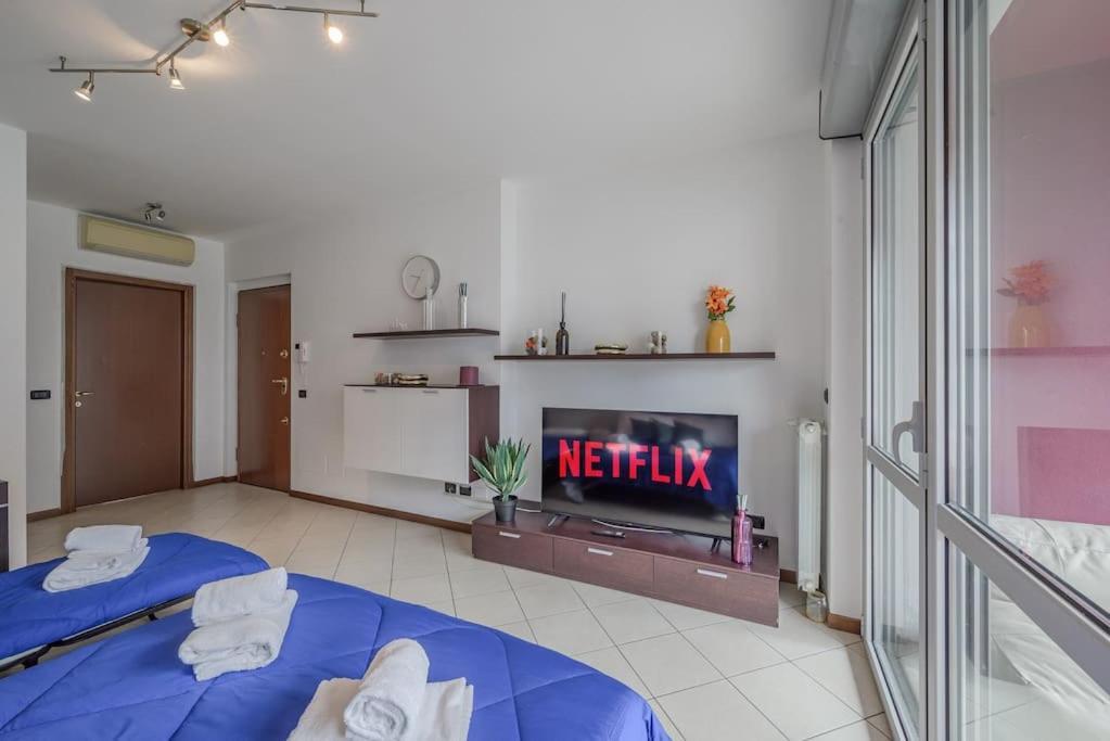 Near Duomo - Free Parking -terrace - Metro - Ac Leilighet *