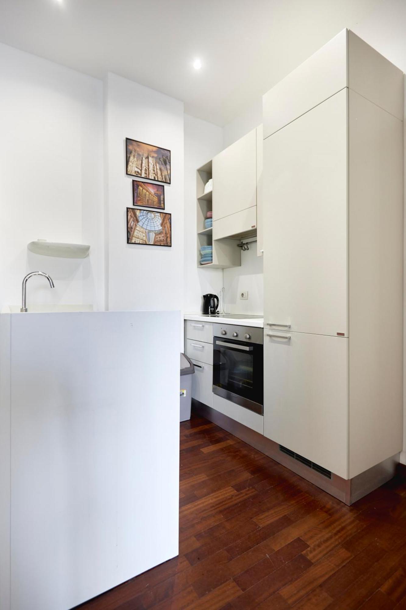 Cadorna Cityview Flat - Strategic Position In The Middle Of The Square Apartment