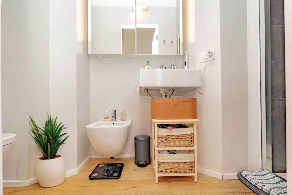 Cozy Near Bocconi * Milan