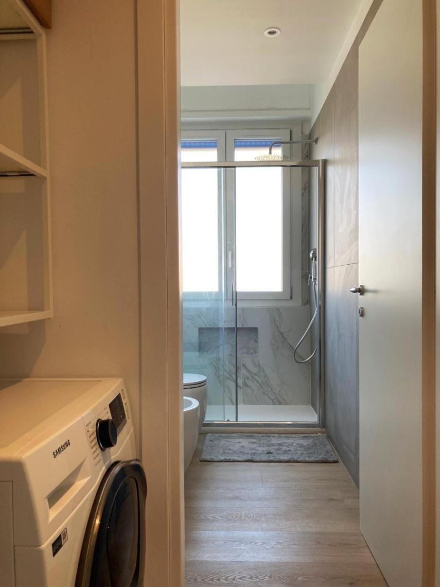 Lussuoso Bilocale Metro Blu Piazza Frattini Apartment Milan