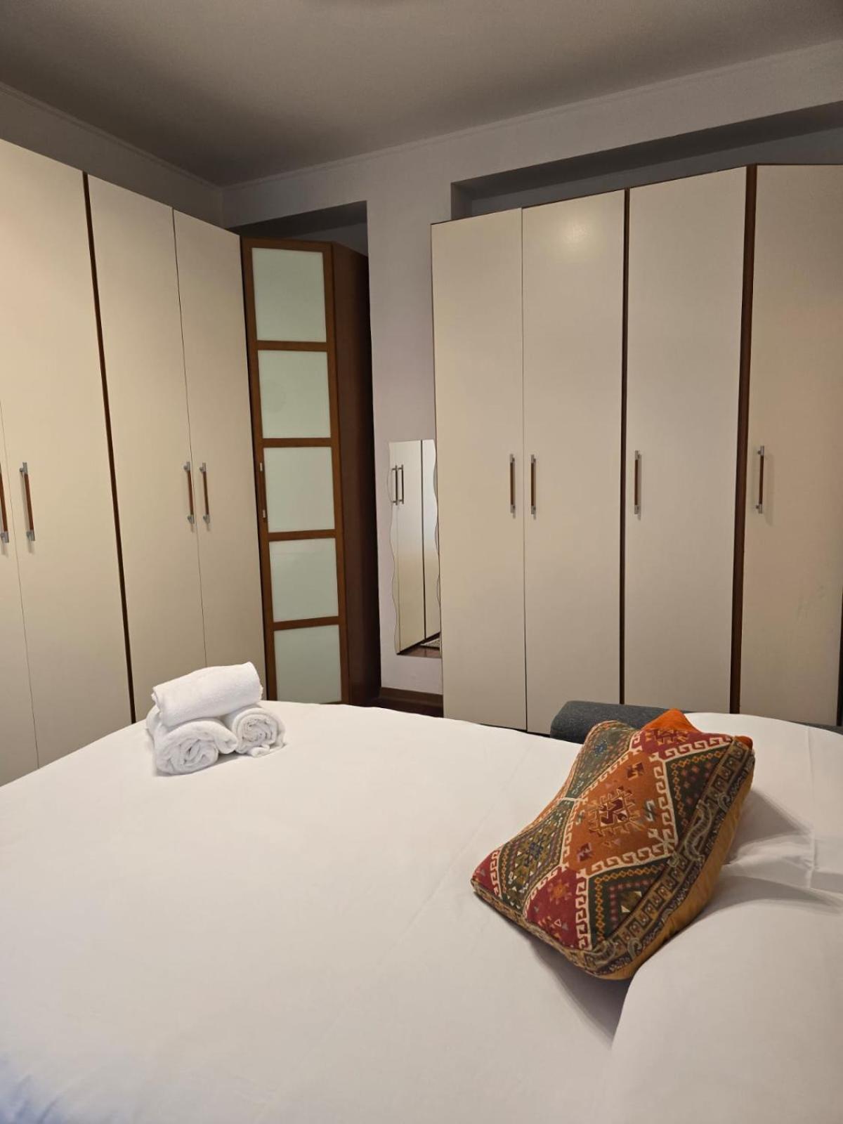 Hbhall Solari 11 * Milano
