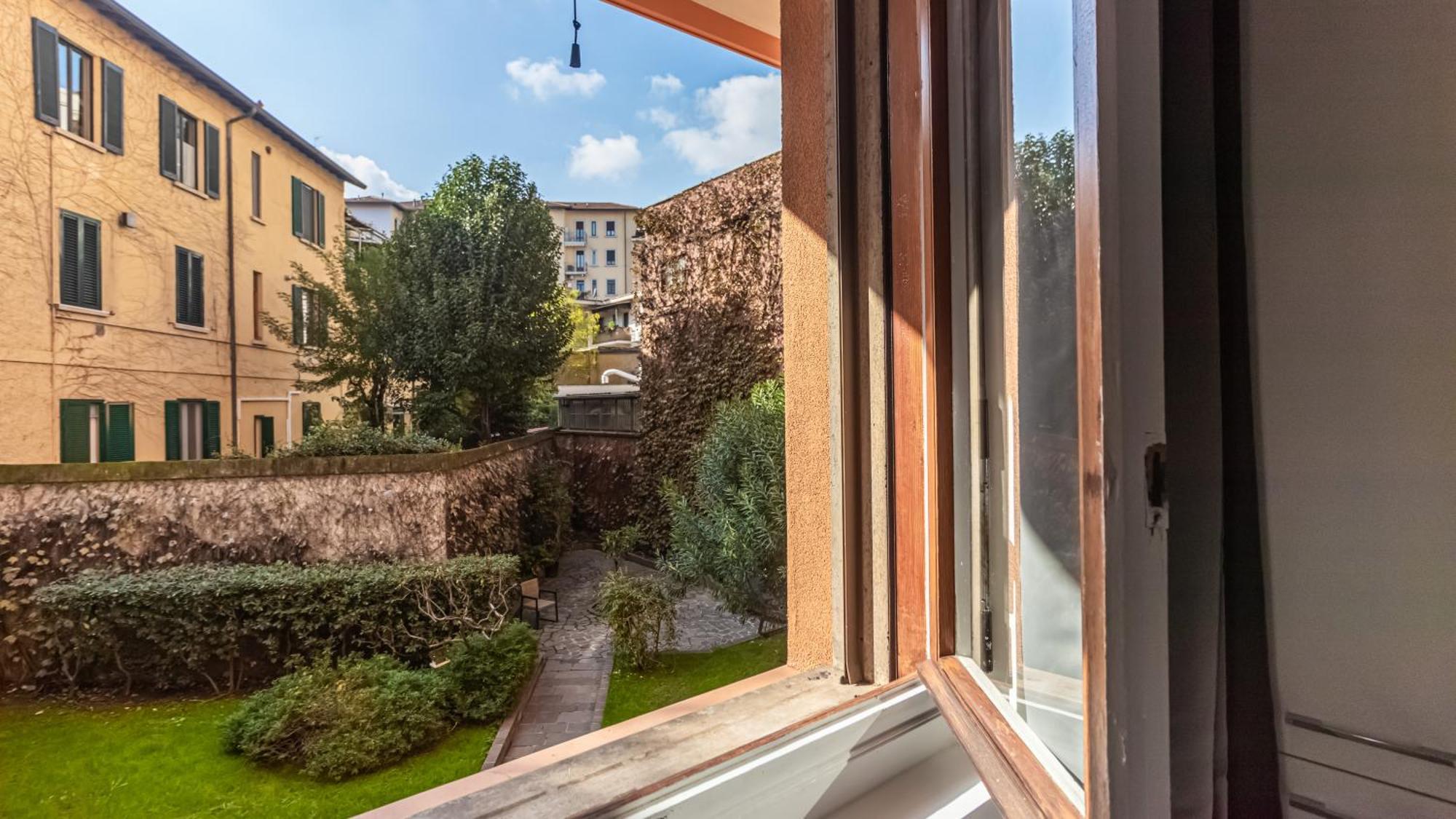 Italianway - Dall'ongaro 27 *