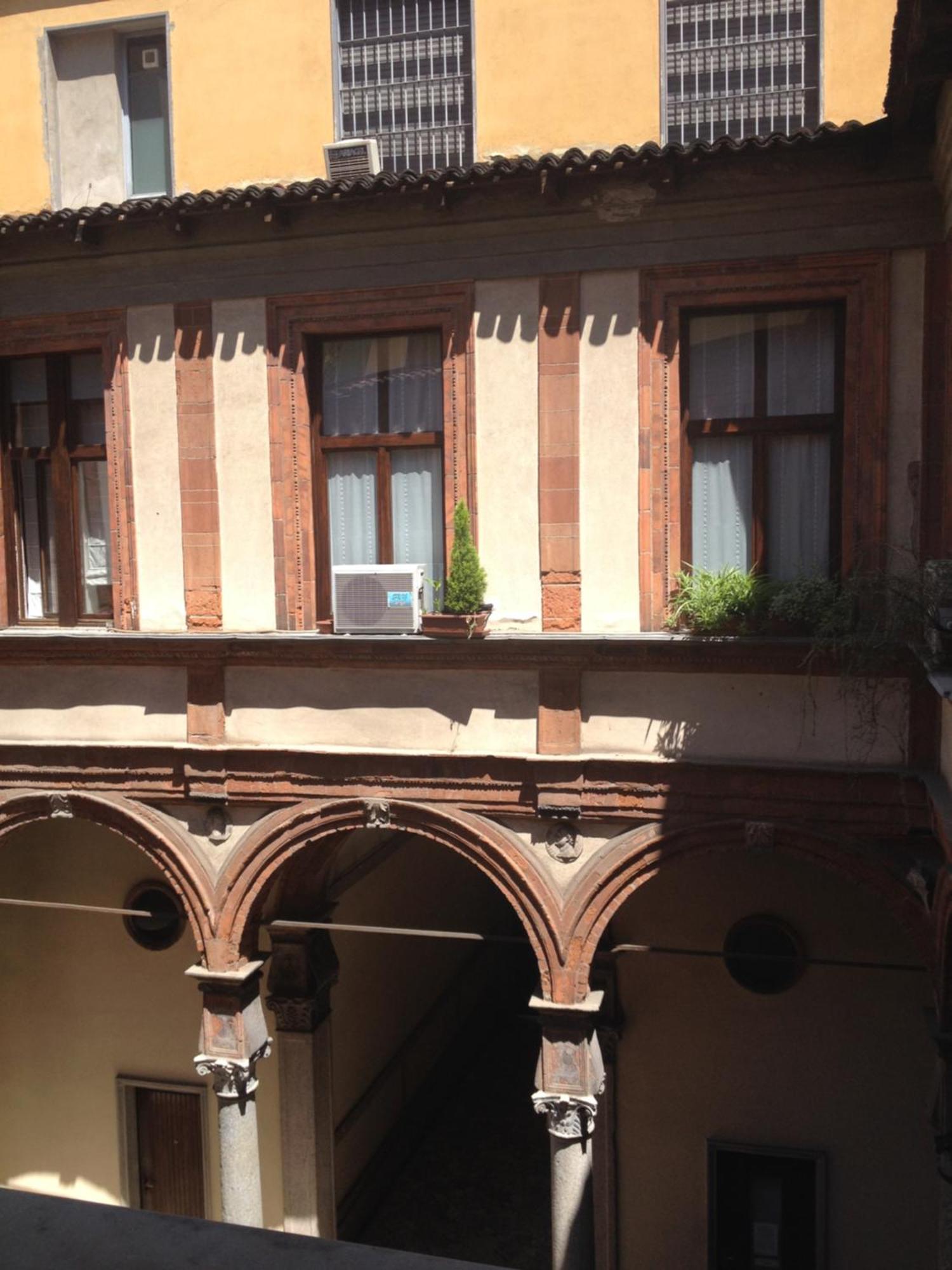 Free 30 Minutes Preemptive Cognitive Disconnect Therapy Price Location Real Duomo Palace Mini Suite * Milan