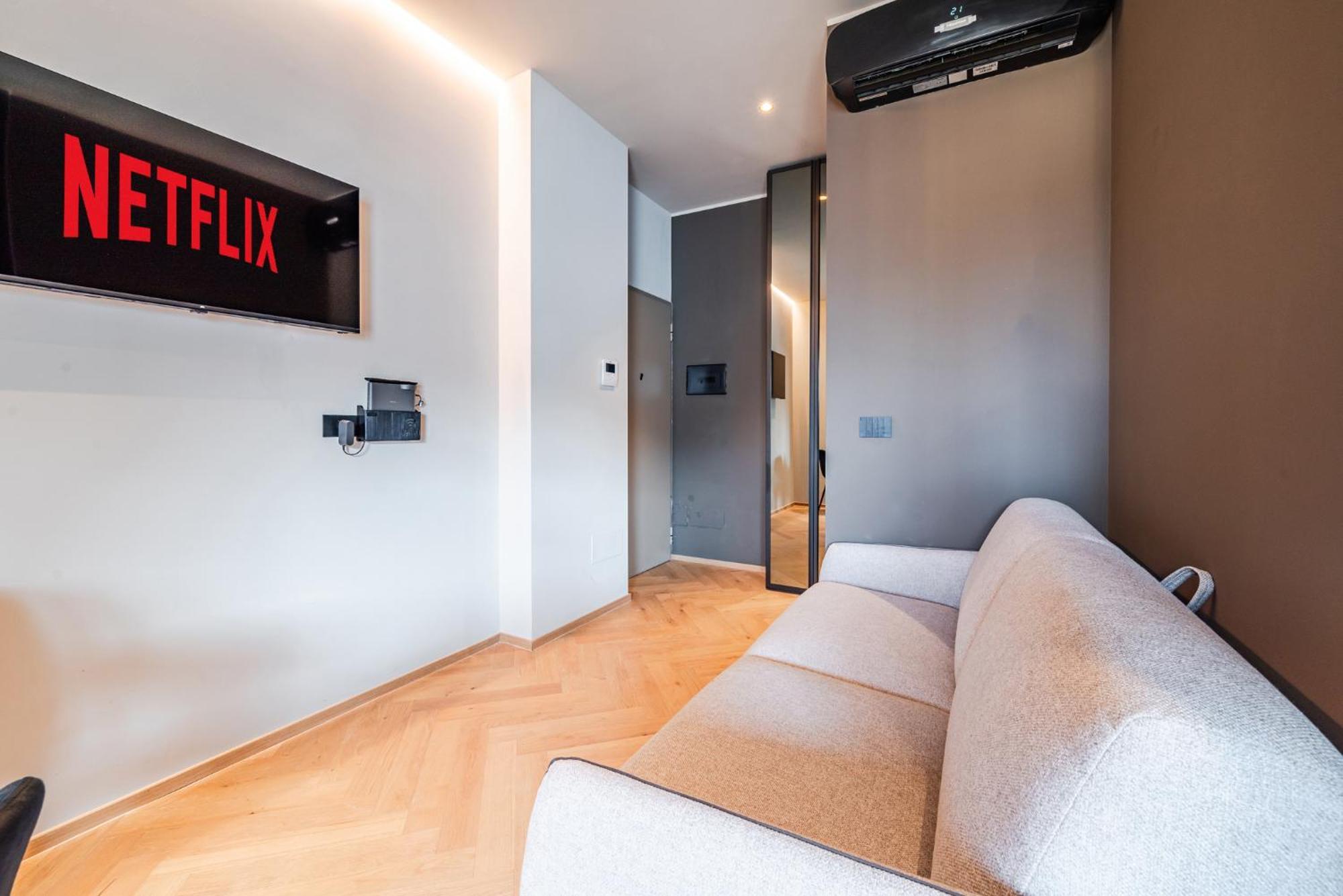 Terrazza Con Jacuzzi E Vista Iconica Sul Duomo Appartamento